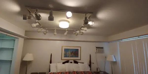Sunrise Beach Motel 7